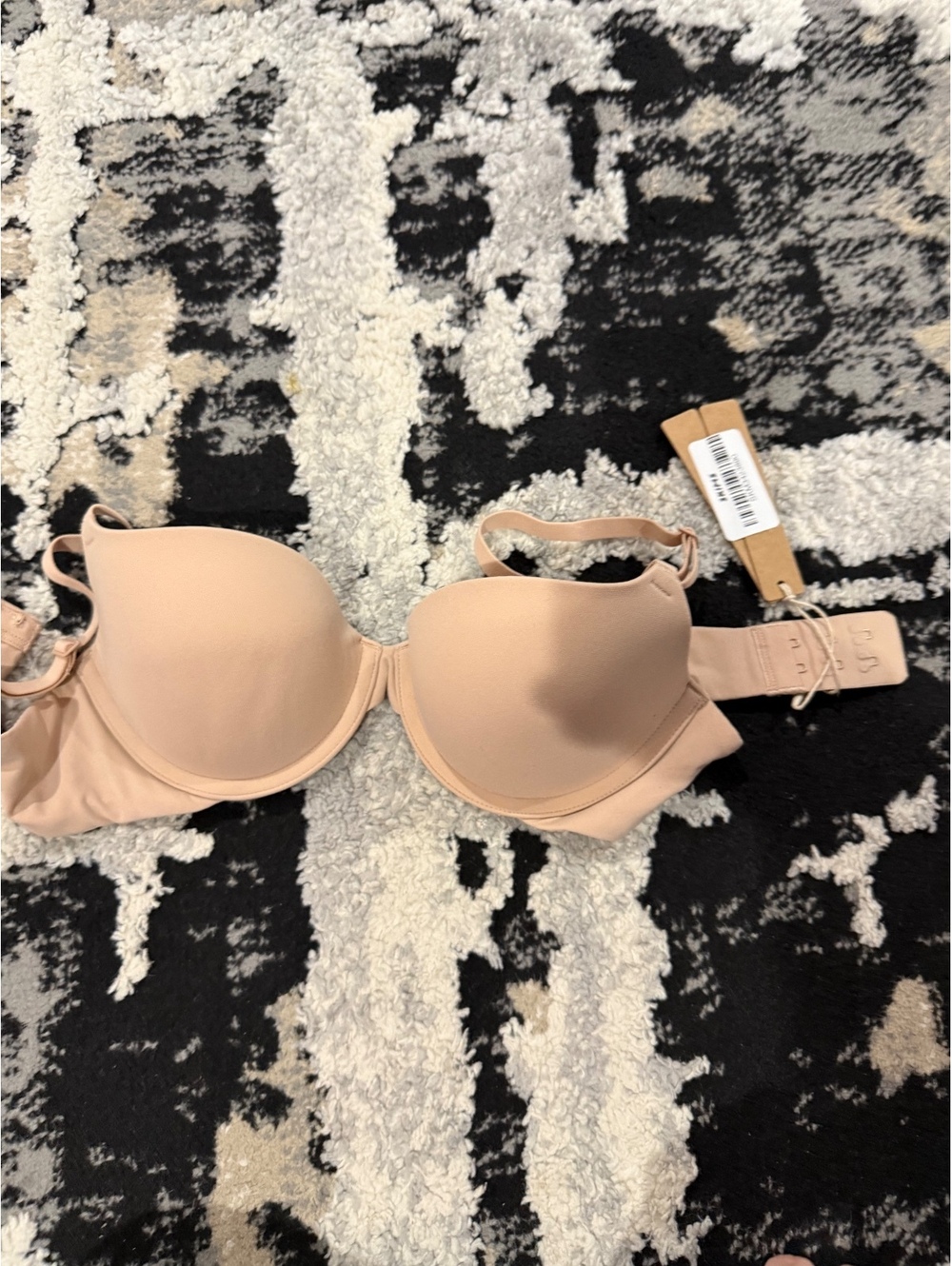 NWT Skims 32b fits everybody